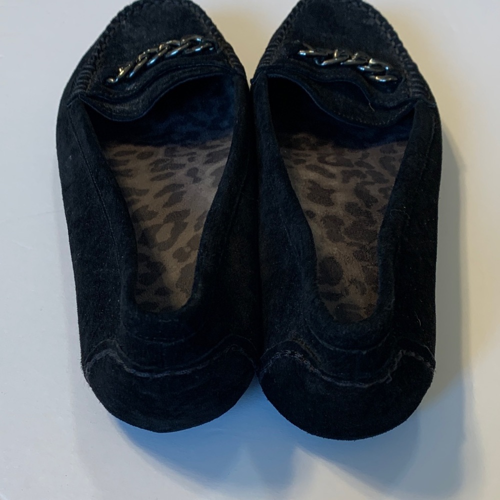 Vionic Women’s 8.5 Black Suede Chain Loafers - Picture 4 of 8